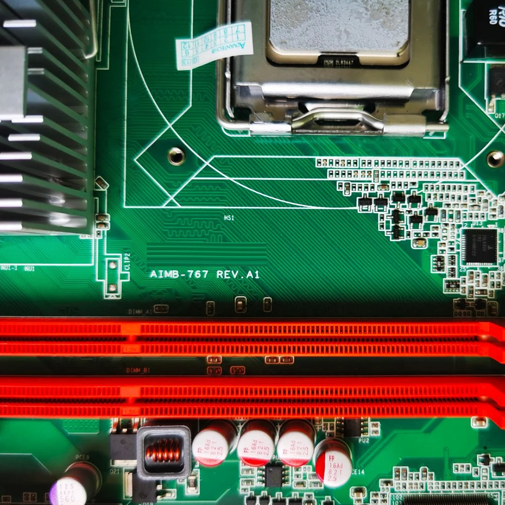 

Материнская плата промышленного управления с двумя сетевыми портами AIMB-767 REV.A1 AIMB-767G2-00A2E