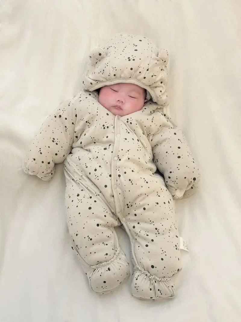 2026 winter warm Baby's Rompers Newborn Bodysuits Winter Baby Clothing Thickened Cotton Jacket Warm Outdoor Climbing Clothe