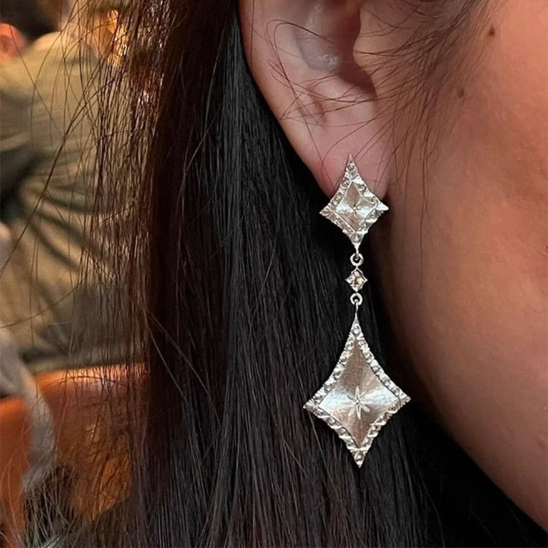 

DUTRIEUX Light luxury Trendy Vintage Earrings Gentle Temperament Earring Modern Aesthetics Ear Stud Craft Jewelry Accessory Gift