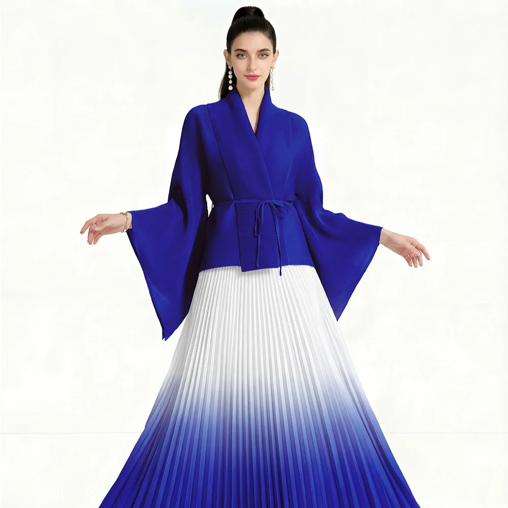 

Ele Two-Piece Women's Faion Set with Waist-Cinching Pleated Skirt And Svel Top in Purple for Commuting And beyond