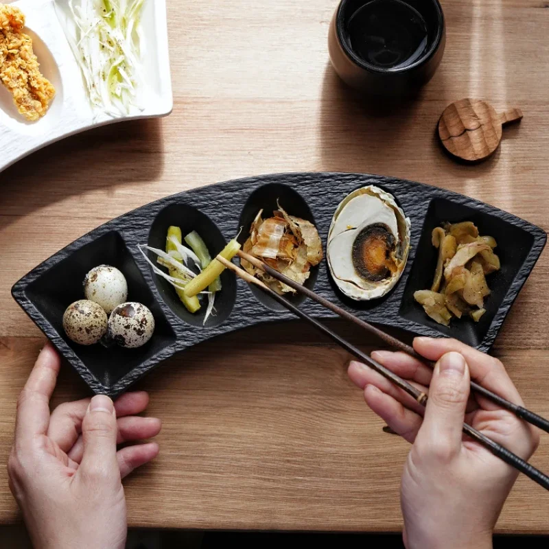 

Тарелка для приправ с несколькими сетками, креативная керамическая тарелка для соуса для ресторана, тарелка для приправ для барбекю, бытовая посуда