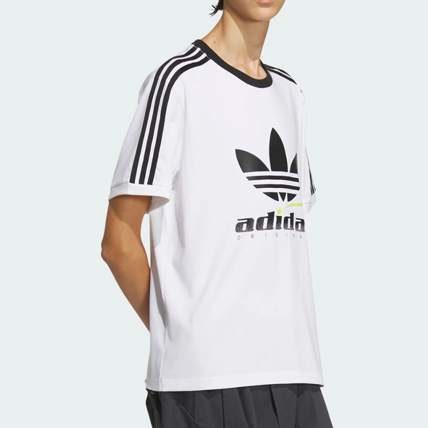 

Оригинальная мужская спортивная дышащая футболка Adidas с короткими рукавами и круглым вырезом IW6310