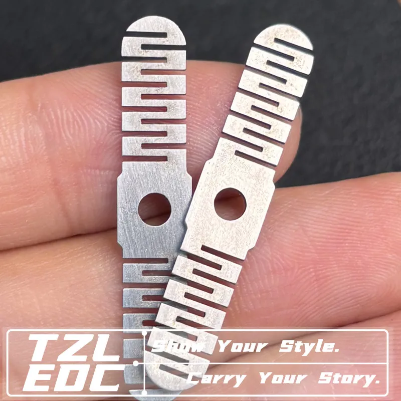 edc（エブリデイキャリー）用フィジェットトイ、金属製磁石付きプッシュカード、チタン合金製の音叉2本セット