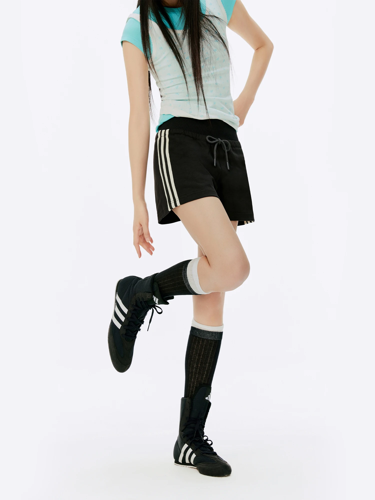 

Повседневные черные тканые шорты с поясом для женщин, летние, прямые, утягивающие, спортивные, модные, хлопковые, вязаные, со средней/низкой талией