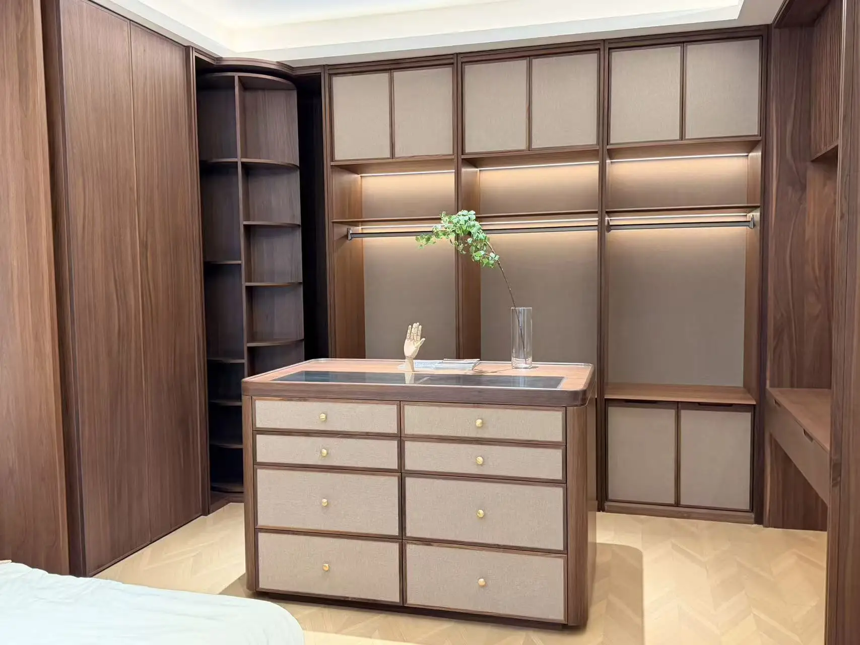 Island Cabinet Bedroom Storage Cabinet Floor Jewelry Display Cabinet Solid Wood Multi-layer Board Small Island Table