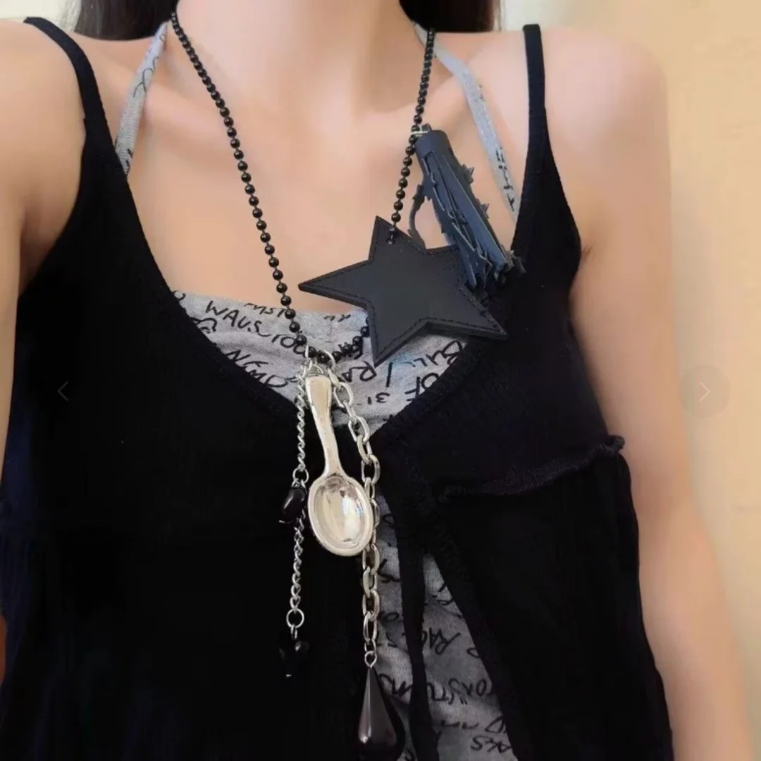 

DUTRIEUX Black Leather Star Pendant Necklace Fashion Niche New Gothic Style Charms Choker for Women Sweet and Spicy Girl Jewelry