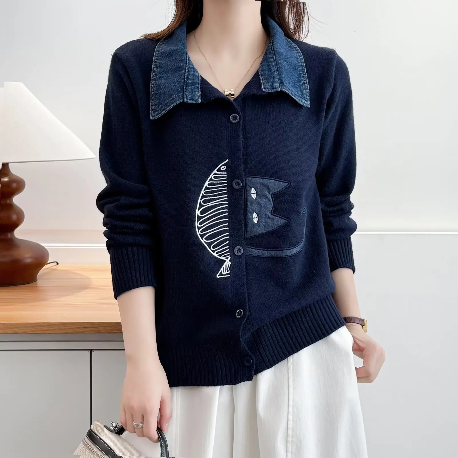 XXXXL موضة حجم كبير البلوزات النسائية الكورية نمط المطرزة الدنيم الرقبة سترة مشغولة من الصوف 8518 #3