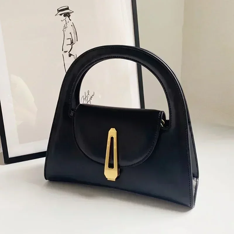 Texture Handbag Women's Autumn Winter 2023 New High-End Bag Niche Design Crossbody Black Patent Leather Shoulder Pack Fashion