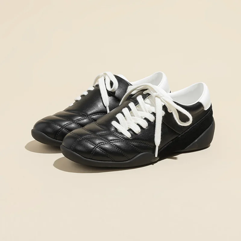 

2025 High Quality Women's Black Casual football Style Sneakers Men Flats Chic Shoelaces Comfy Walking Shoes Woman Trainers