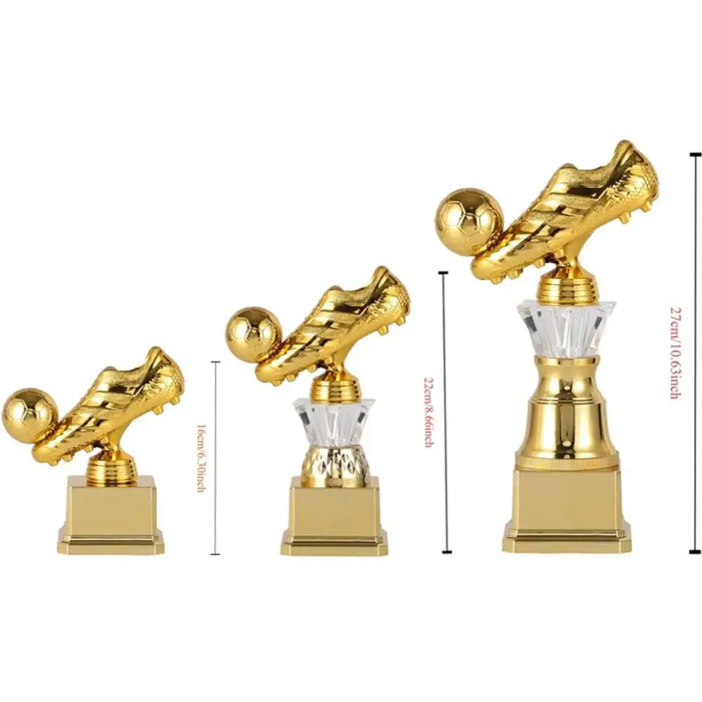 جائزة الشباب الرياضية الذهبية للتمهيد، مباراة كرة القدم، جائزة لاعب ممتاز، كأس تذكارية لمحبي كرة القدم، مصنوعات يدوية من البلاستيك
