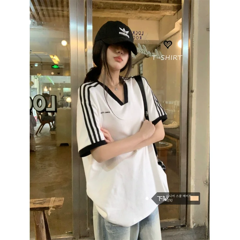 Casual Contrast Color White V-neck Short Sleeve T-shirt Women Clothes Summer 2024 New Design Sense Stripe Korean Series Top