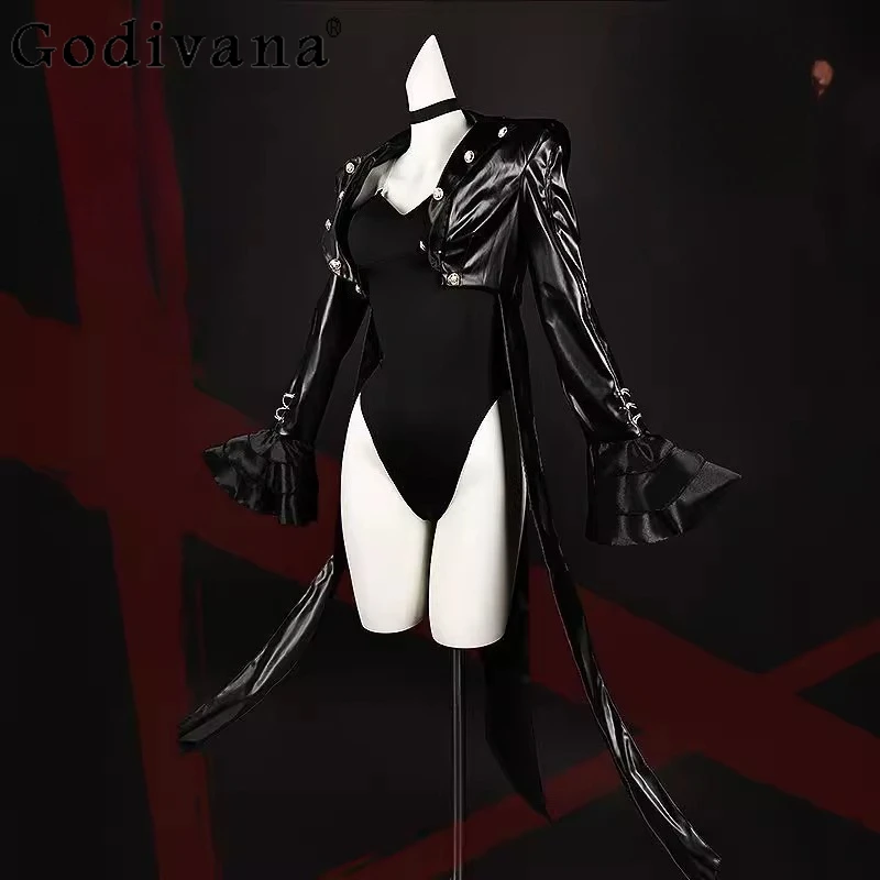 Gioco Royal Costume Cosplay per donna Natale Parrucca nera Tute Cappotto in PU Set Donna Autunno Halloween Abito da festa sexy
