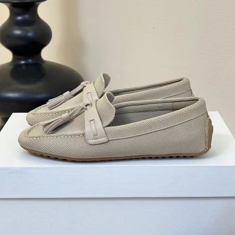 Nuove scarpe basse con decorazione nappa in maglia con punta tonda da donna tinta unita retrò mocassino con bocca superficiale primavera estate capispalla scarpe singole