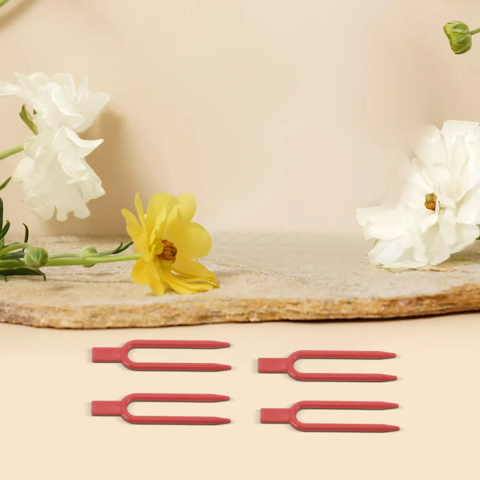 100Pcs Plastic Plant Vine Fixing Clips Reusable Garden Clips for Strawberry Tomato Cucumber Plant Support Vine Binding Clip