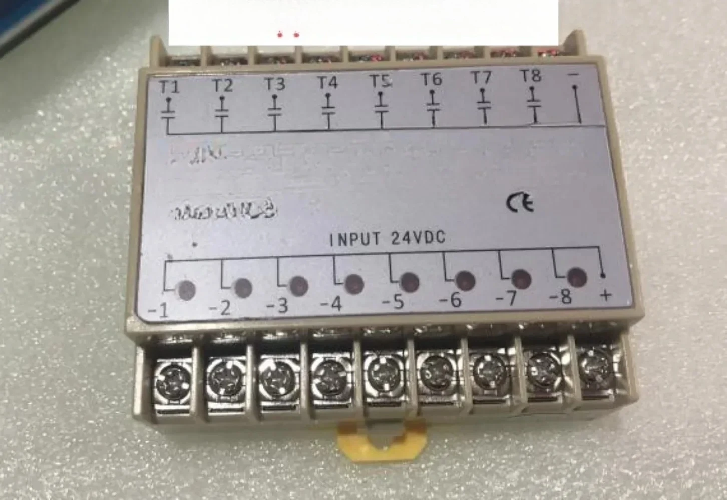 

ST8-5DD eight groups of input eight groups of output, solid state relay 5A DC control DC 24v