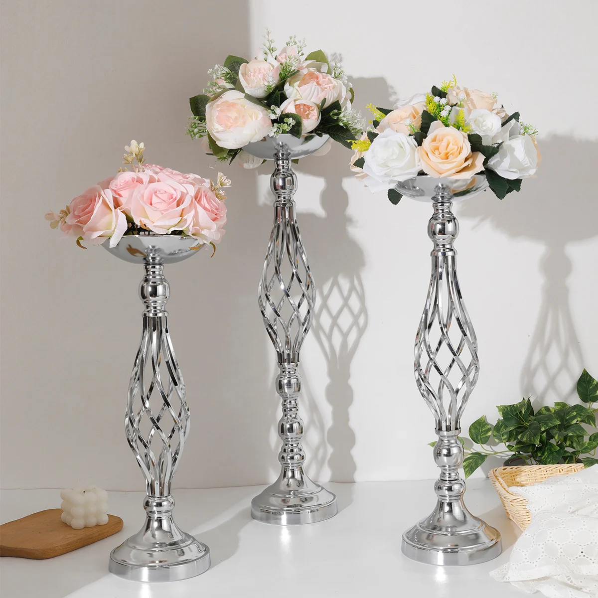 Luxury Gold Twisted Candlestick Iron Art Vase Elegant Candle Holder for Candles Flowers Wedding Home Living Room Ornament Decor