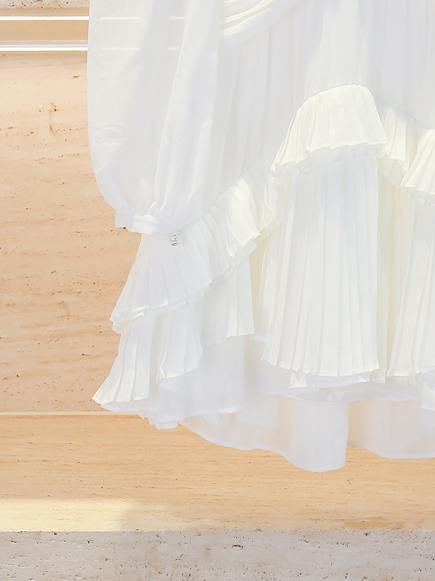 Vestido Branco de Manga Bufante com Decote em V para Mulheres, Coleção de Outono South Oil, Estilo E Chinoiserie, Vest...