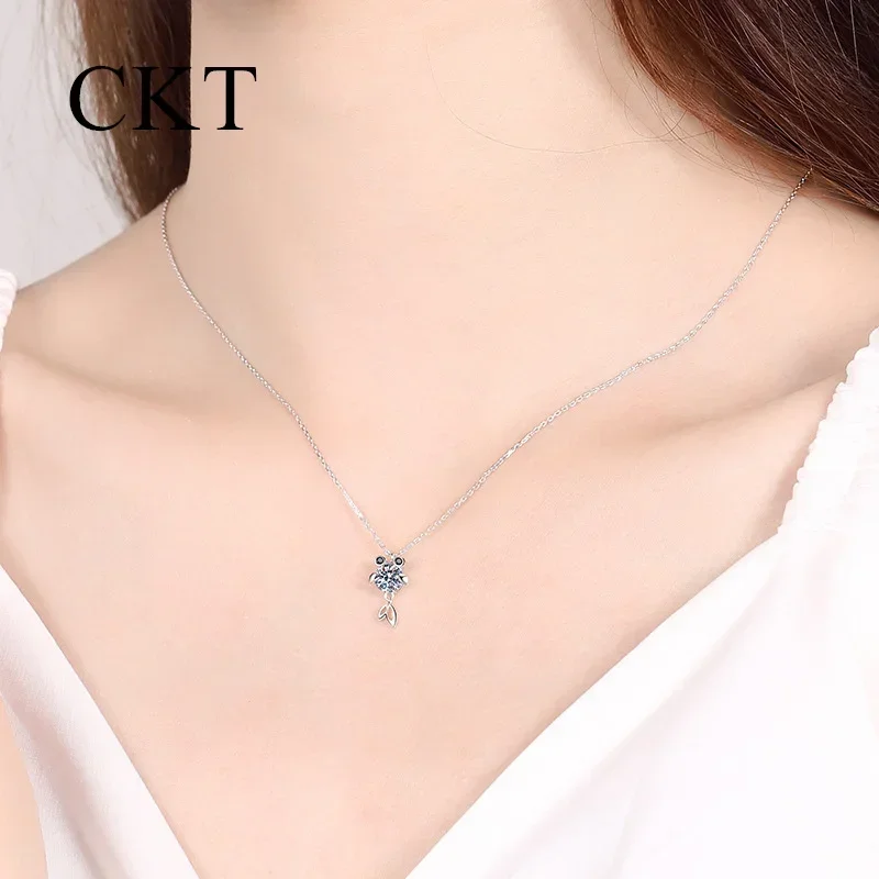 18K White Gold Fish Necklace for Women Platinum Pt950 Pendant 1 Carat Moissan Diamond Necklace Collarbone Chain Wedding Jewelry