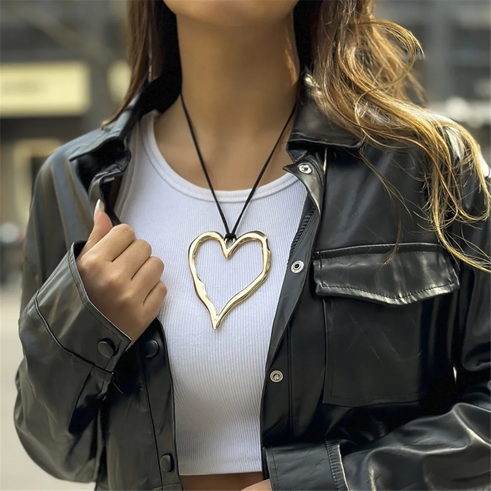 Punk Large Abstract Heart Pendant Necklace for Women Egirl Trendy Simple Irregular Geometry Leather Necklace Y2K Harajuku Jewelr