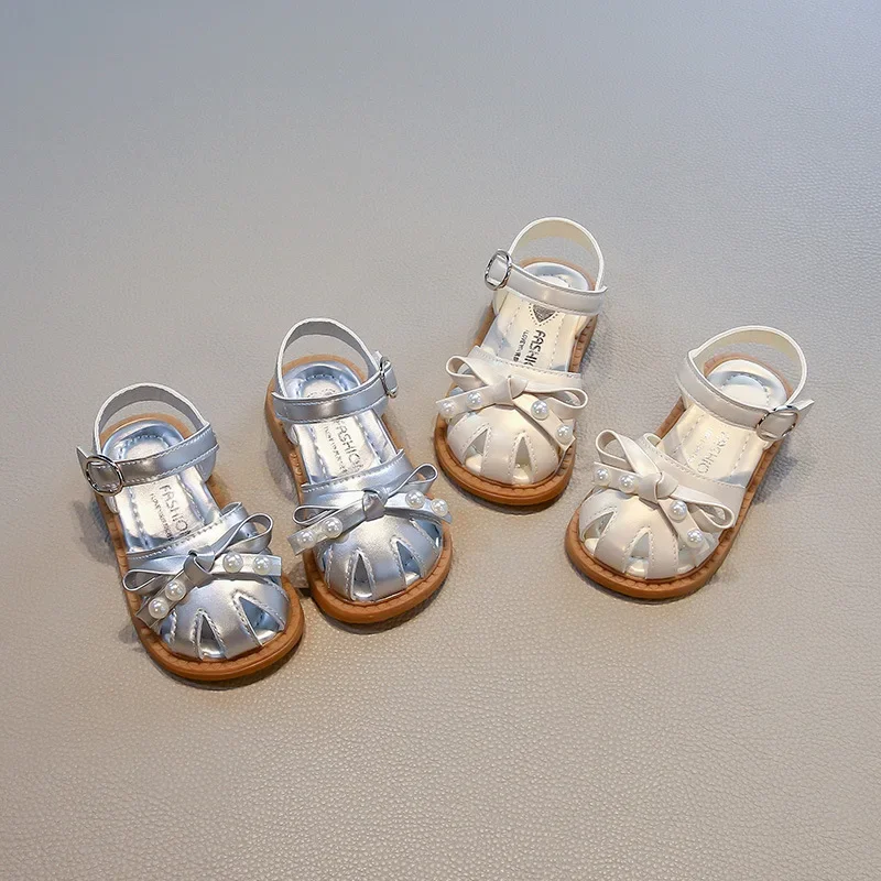 

Summer Girl Silver Cut-outs Sandals Elegant Pearl Princess Non-slip Children Causal Flat Sandals Classic Fashion Kids Sandals