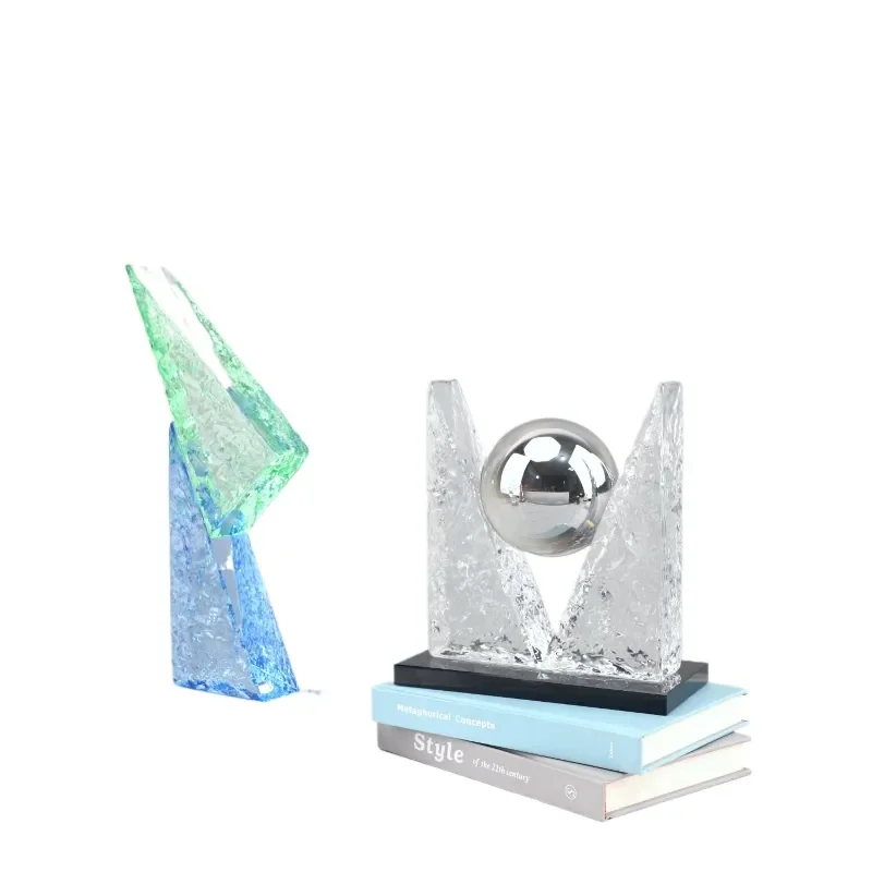 Nordic Light Luxury Abstract Transparent Crystal Glacier Pattern Triangle Art Sculpture Ornament for TV Cabinet Home