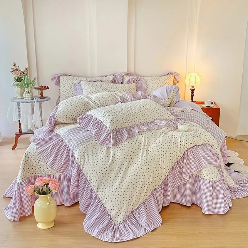Korean version of princess style strawberry bed cover four-piece girl lace quilt cover padded bed cover three-piece bed skirt