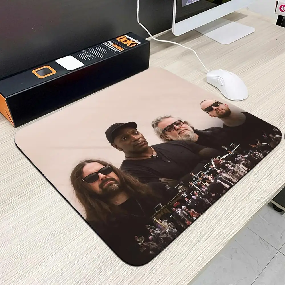 Heavy Metal Band Sepultura Mouse Pad Small Office Table Mats Computer Accessories Washable Non-slip Rubber with Precision Lock E