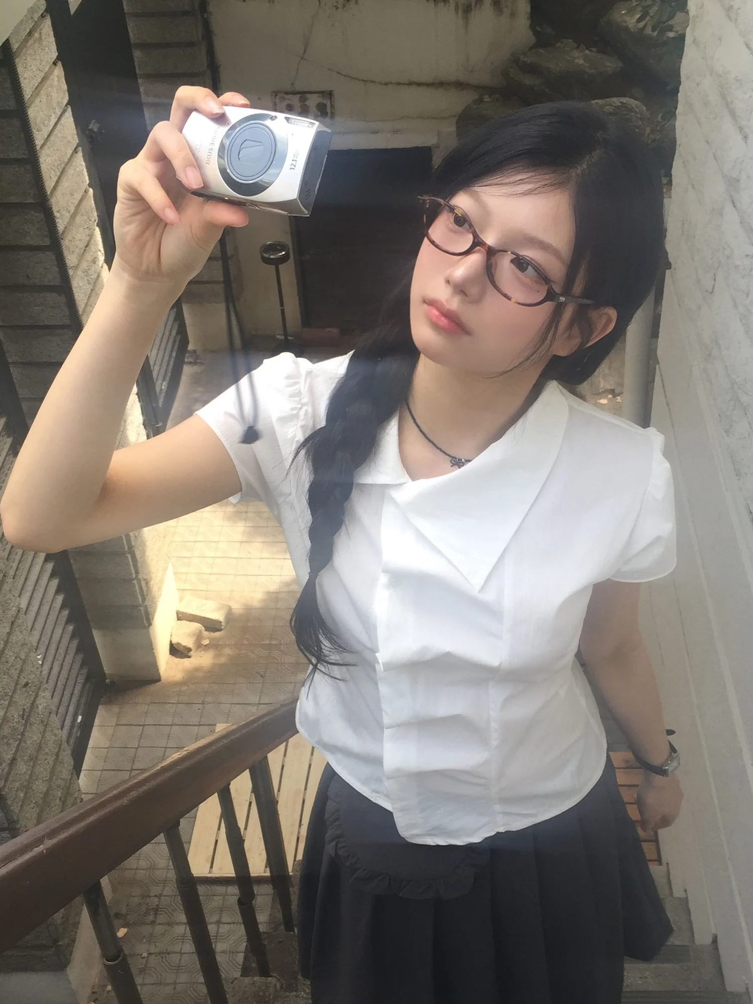 シックな半袖シャツ レディース ファッションデザイン ノッチカラー ボタンアップ 着痩せ 多用途 カジュアル 通勤スタイル レギュラーフィット