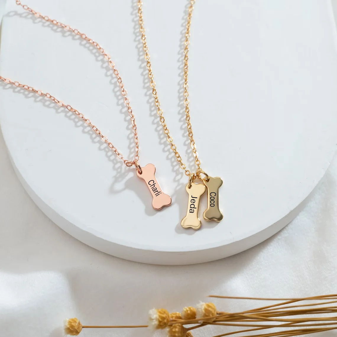 Customized pet name pendant necklace with cute bone shape stainless steel pet enthusiast pet commemorative gift