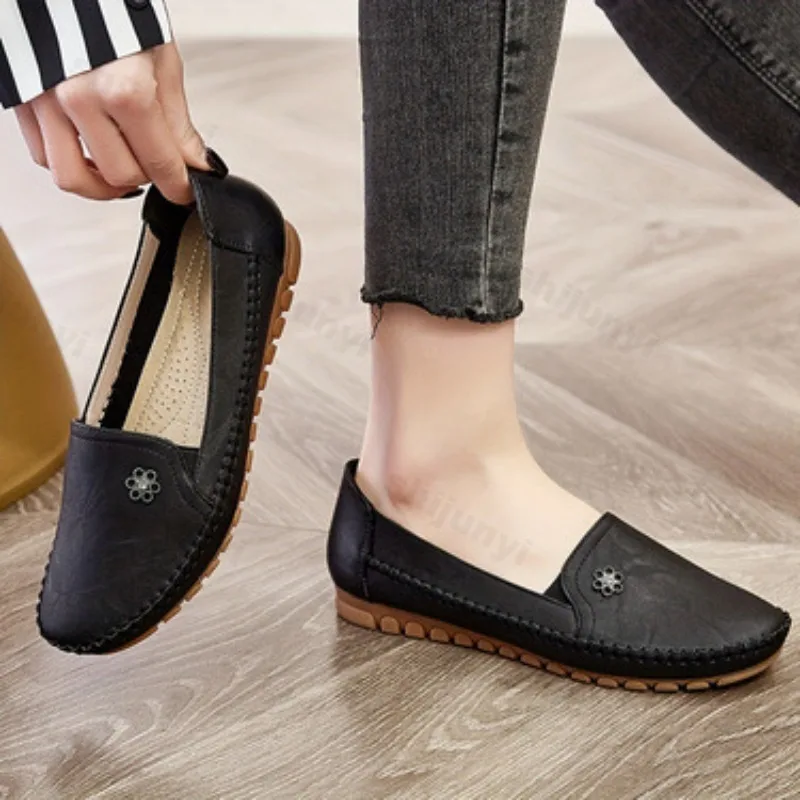 

Women's Flat Shoes Large Size Lightweight Comfortable Soft Non Slip Loafers Fashion Casual Versatile Classic Slip on Flats