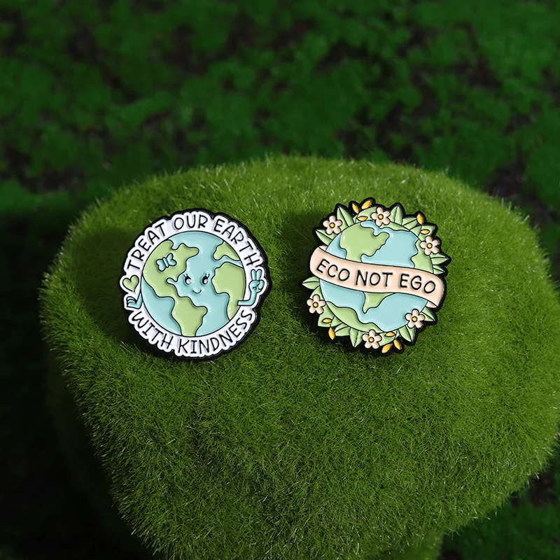 Advocate for environmentally friendly enamel pins Love the Earth Green Brooch Bag Accessories Metal Badge Gift Jewelry Wholesale