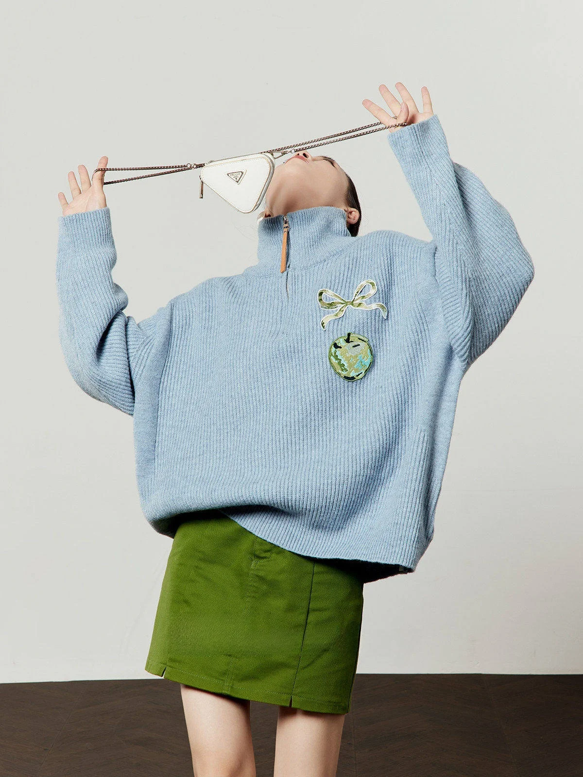 

Синий свитер женский свободного кроя с вышивкой и воротником-стойкой, удобный, дышащий, модный, весенняя новинка