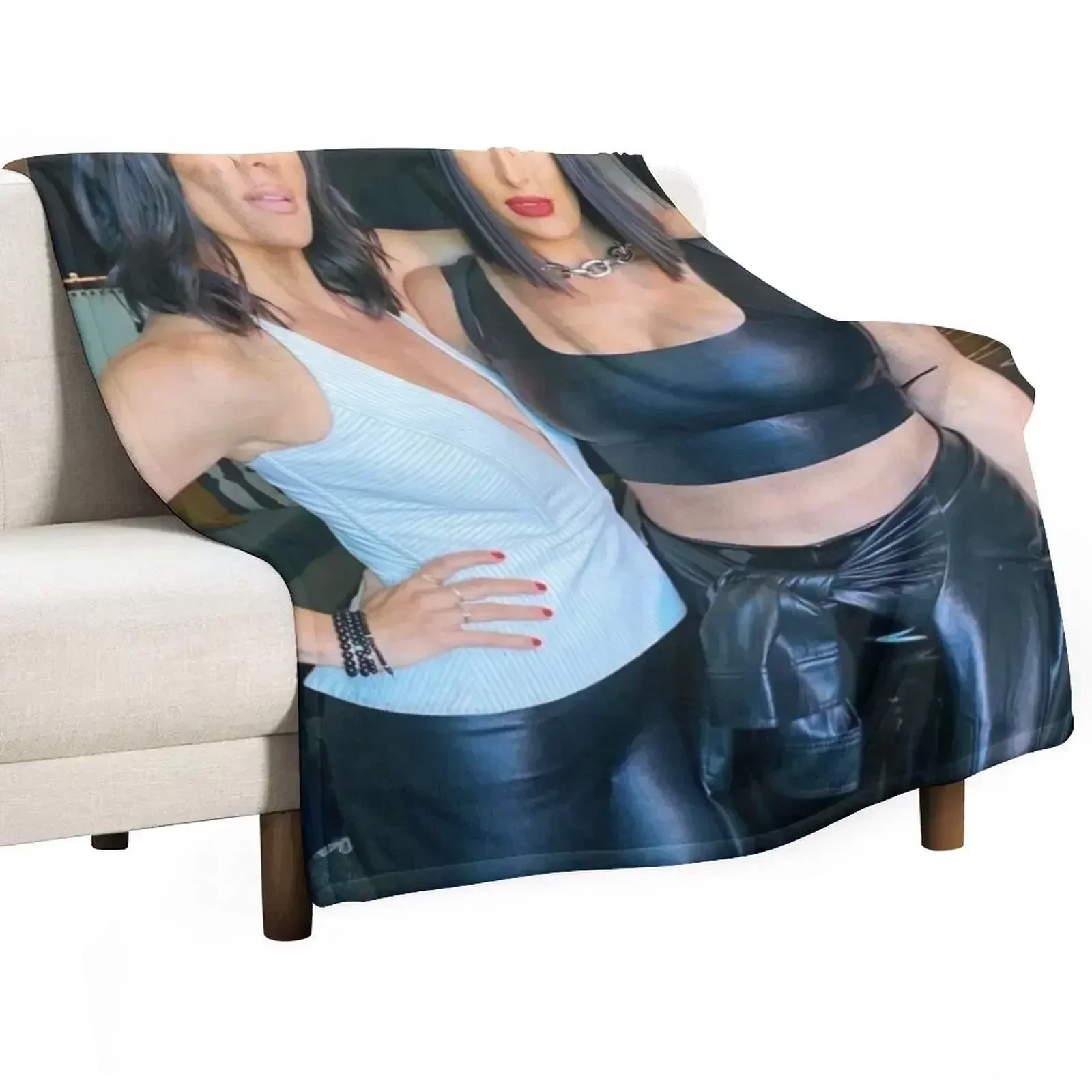 

New Brie and Nikki Throw Blanket Shaggy Furry Soft Blanket for Bedroom Living Room