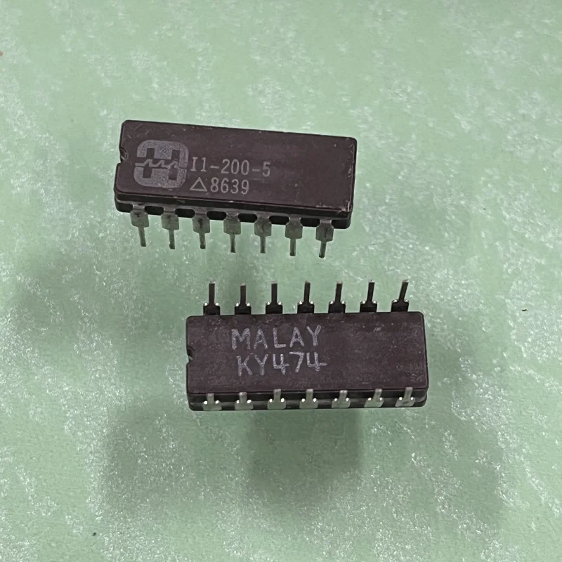 2PCS HI1-200-5 HI1-200-5 CDIP ยี่ห้อใหม่เดิม