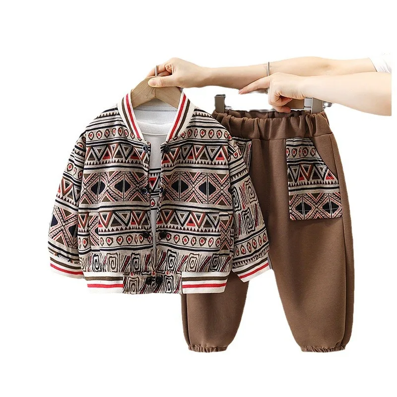 2024 Primavera Autunno Coreano Bambini Ragazzi 3PCS Vestiti Set Camicie stampate in cotone Cappotto di velluto a coste Pantaloni larghi Vestito