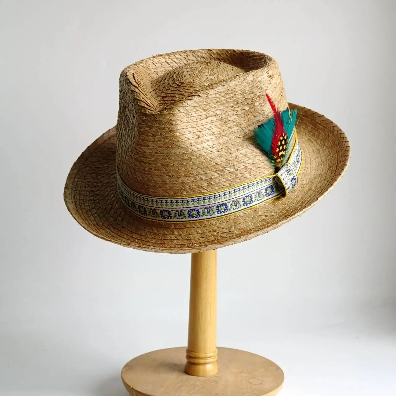 Men's  Hat Brown Outdoor Sun Hat Palm Straw jazz Hat Add feather accessories  Maximum UV Protection Sun Hat Sombrero De Paja