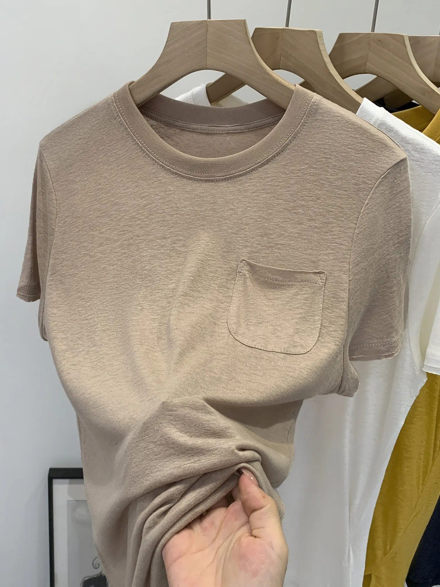 

Chic round Neck Pocket Design Loose Short Sleeve T-Shirt Women's Summer New Style Commute Casual Top Korean Version Universal...