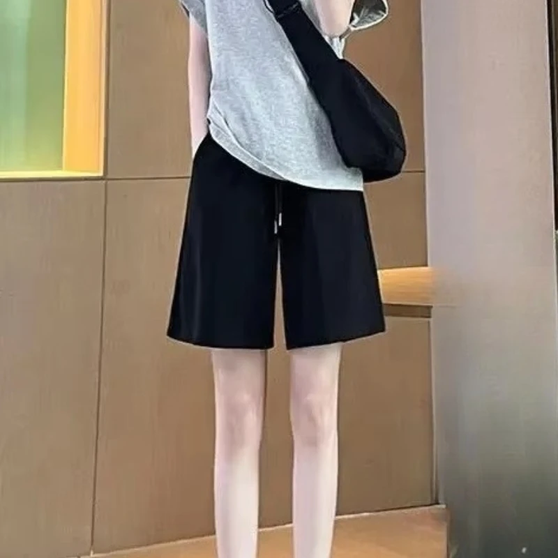 شورت رياضي نسائي للفصول الأربعة، رفيع وفضفاض، كاجوال، ساق واسعة، متوسط الطول، قصة مستقيمة، خمس نقاط، سروال عالي الخصر