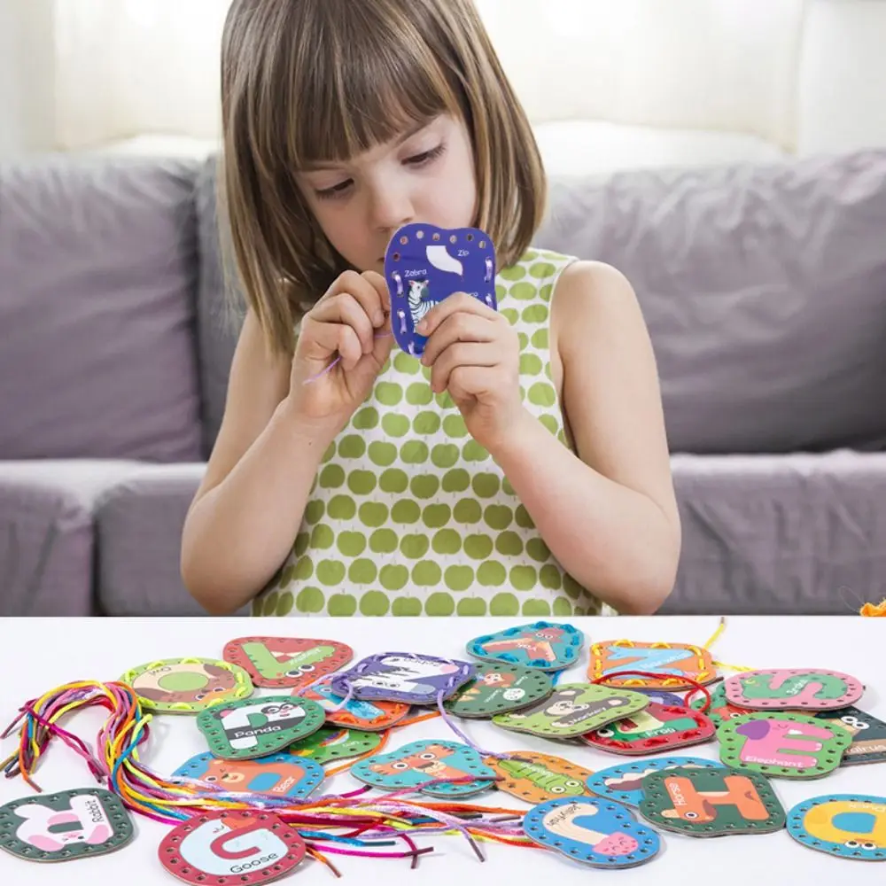 Abilità motoria fine Bambini Filettatura Corda Bordo Educativo in legno Bambini Allacciatura Carte Giocattoli Creativo Colorato