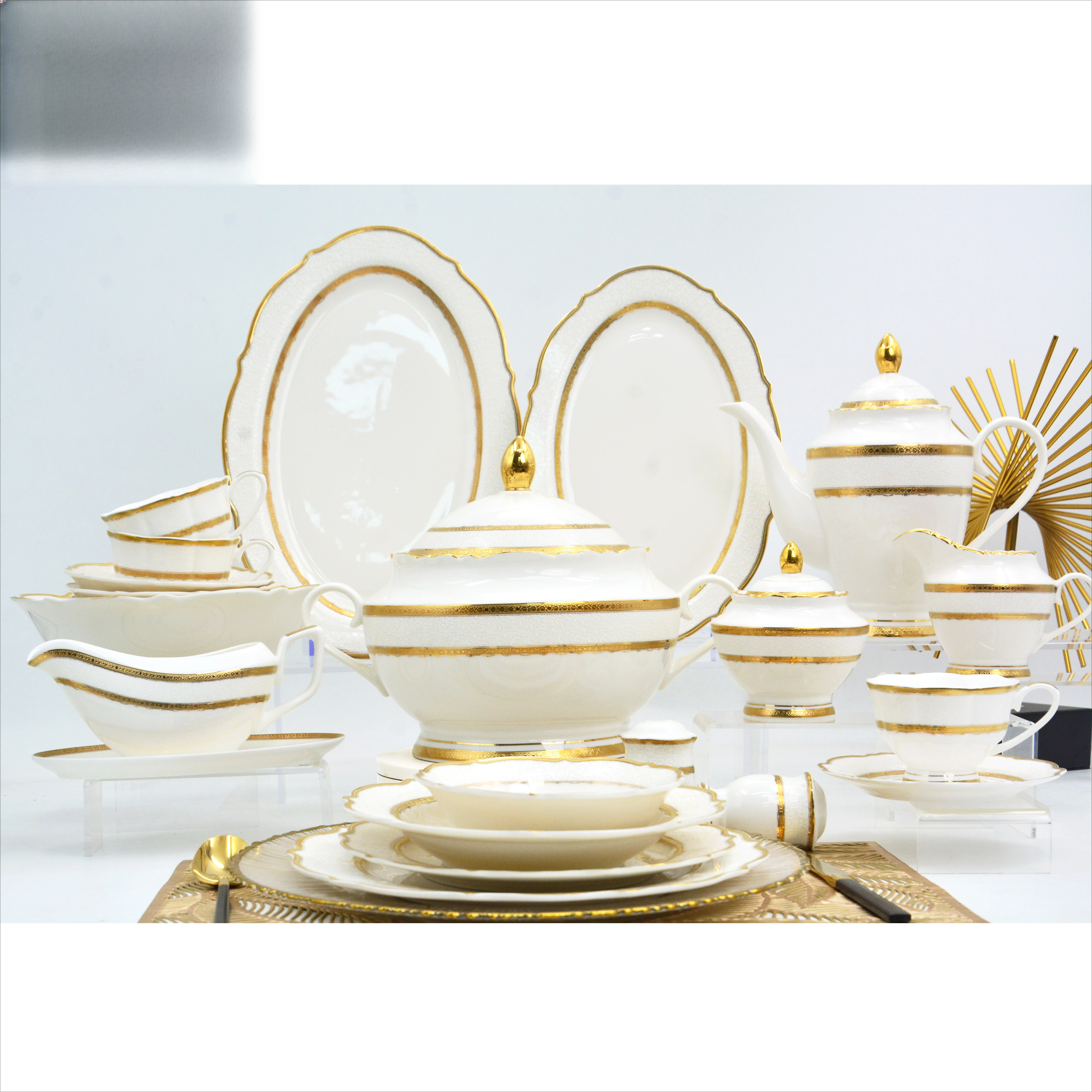 

98pcs White Color European Style Embossed Gold Custom Quantity Luxury Tableware Dinner Set for Hotel
