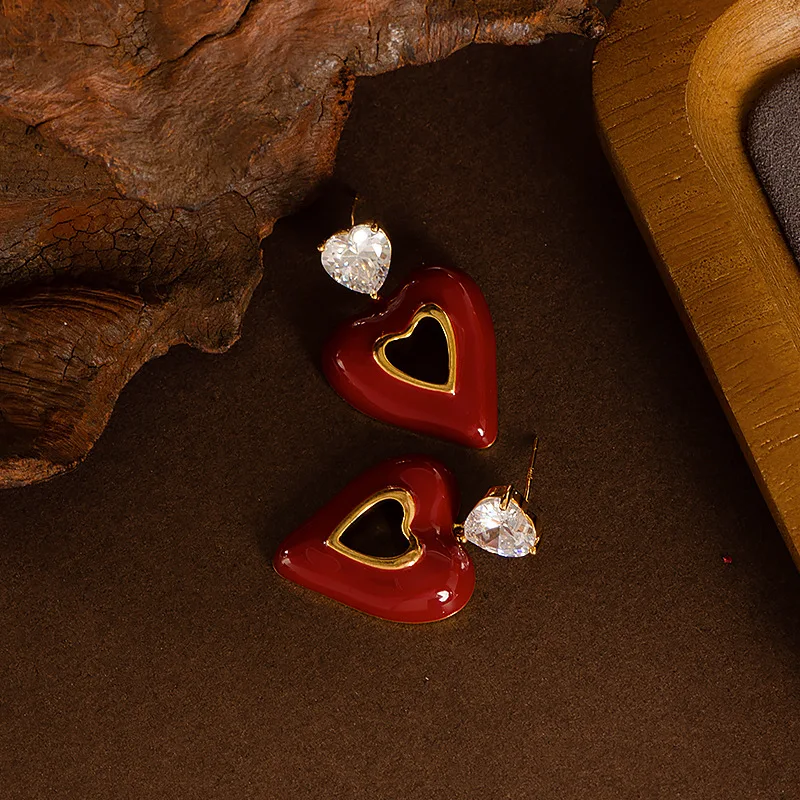 

Retro does not fade, safe light luxury high-end sense, red love oil dripping earrings