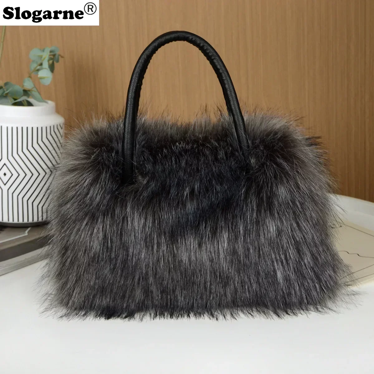 2024 New Raccoon Fur Bags Women Fashion Portable Faux Fur Handbags Winter Soft Warm Bag Girls Fluffy Large Capacity Tote Purse