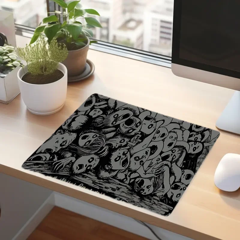 Dark horror comic game mouse pad, 2mm anti-slip sewn edge desktop pad, natural anti-slip portable desktop pad