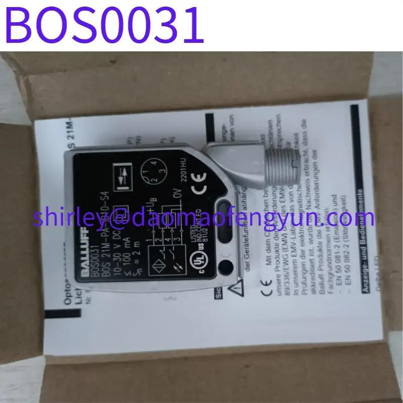 Brand New Original BOS 21M-PA-ID10-S4 BOS0031 diffuse reflection sensing distance 2 meters photoelectric switch