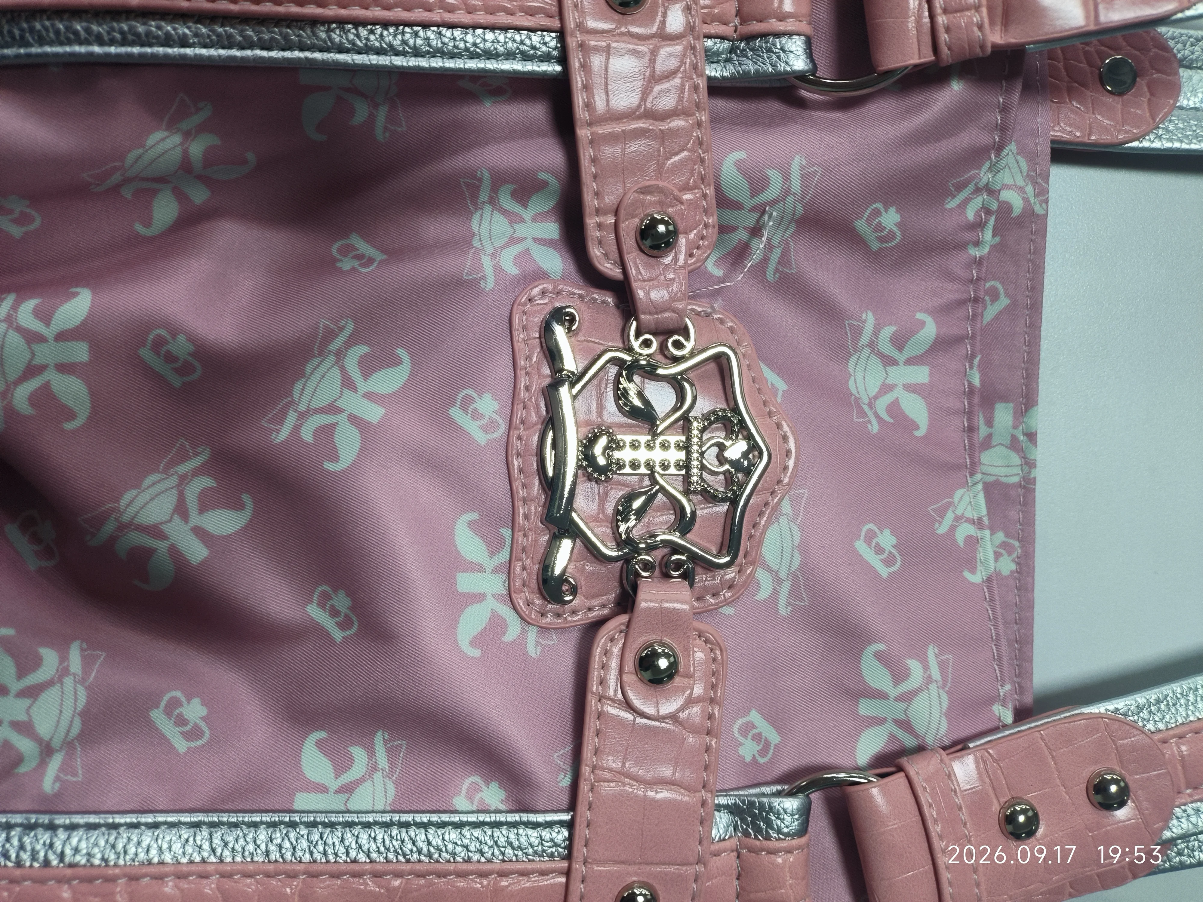 Koreanische Y2K-Style-Schultertasche, süßes, trendiges Design mit rosa Aufdruck, Damen-Tragetasche, Vintage-Nieten-Dekor, leichte, gerüschte Handtasche für den Alltag – Detail 3
