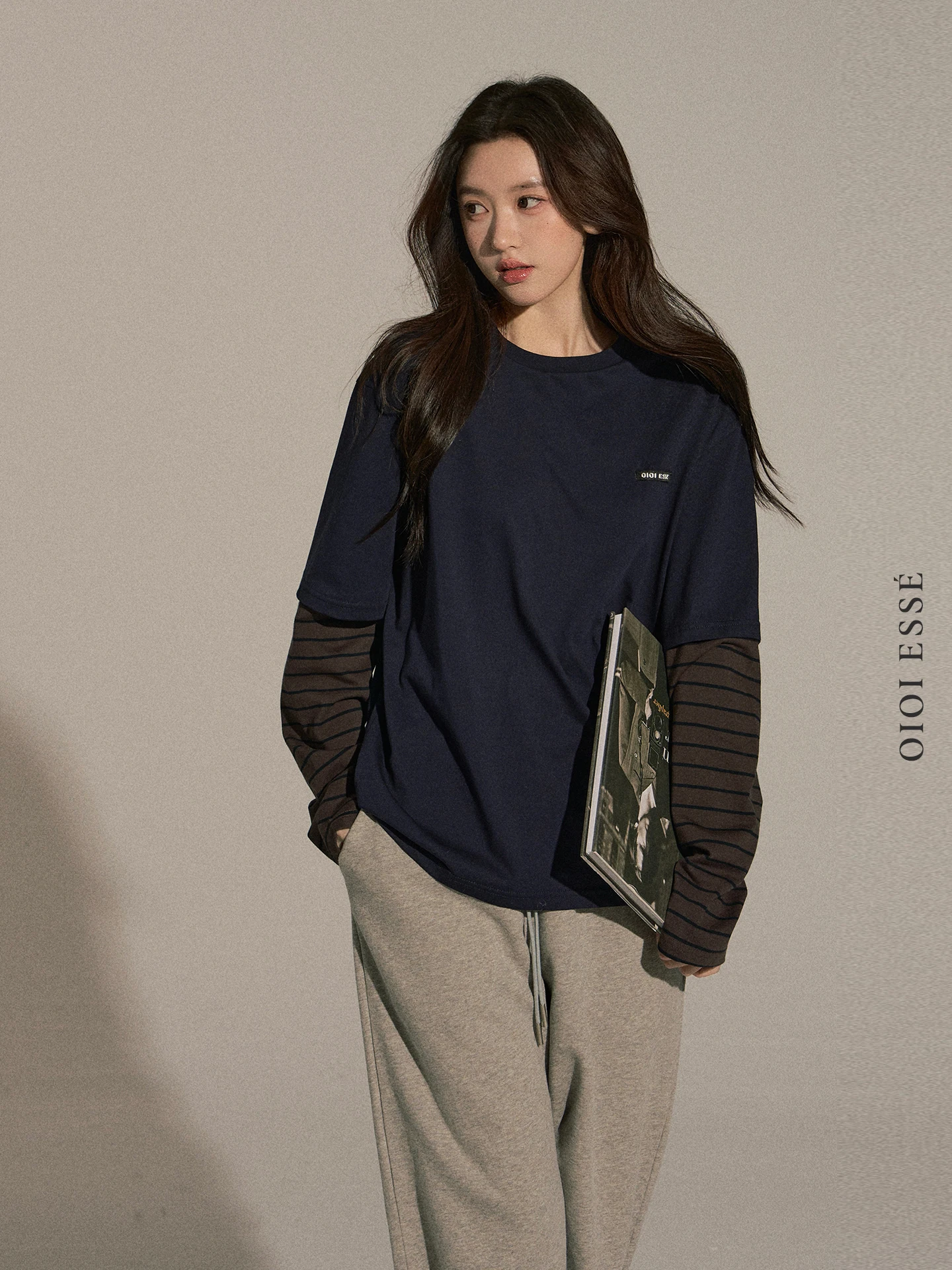 

OIOI E Vintage Stripe Spliced Loose Long Sve round Ne Women's T-irt Early Autumn Slimming Effectiven