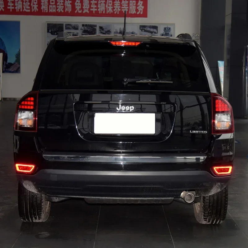 

LED Rear Fog Lamp For Jeep Grand Cherokee 2011 - 2020 2021 Car Bumper Brake Light Reflector 3-in-1 Functions Signal Indicators