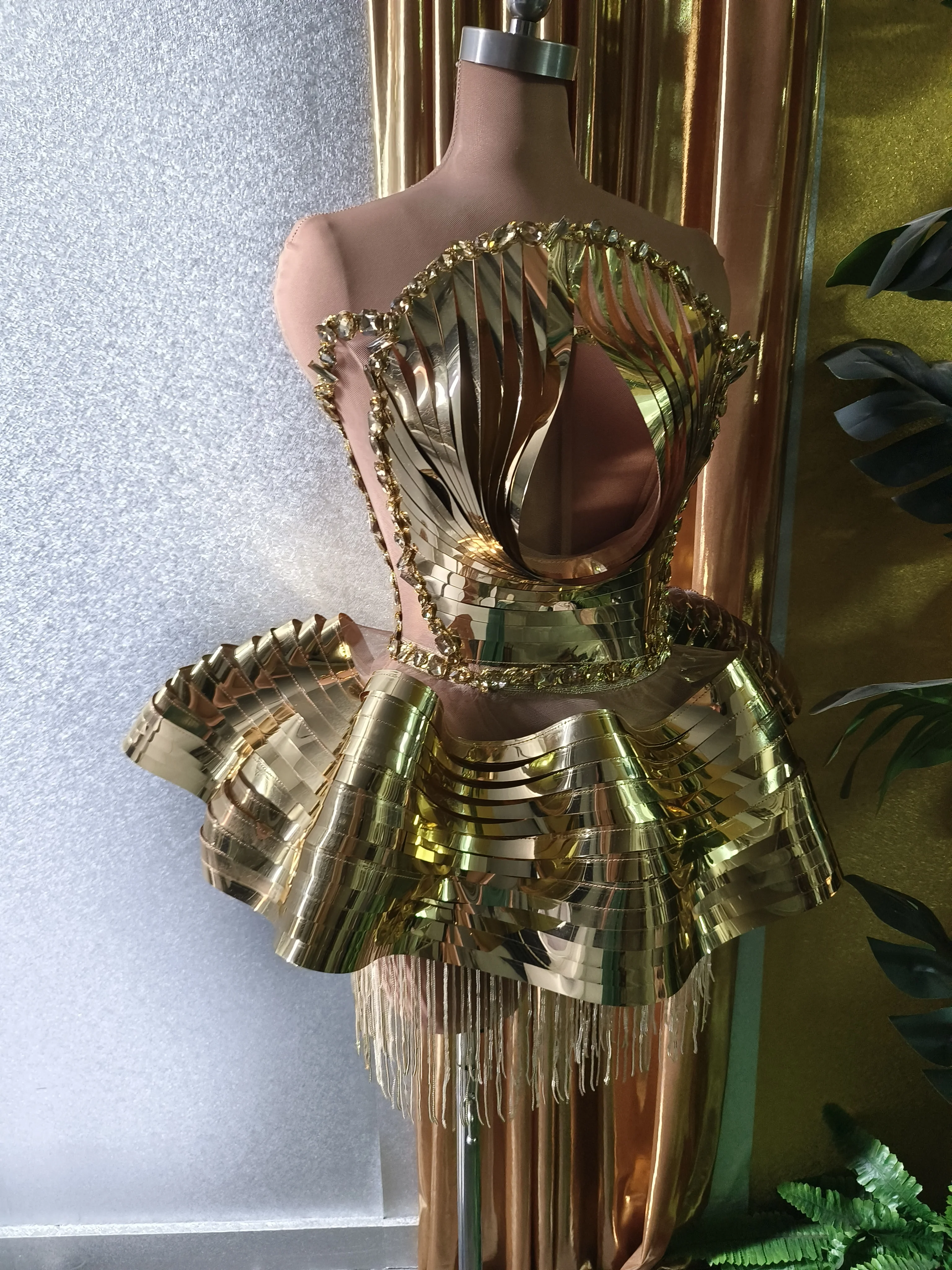 

Gold Outfit For Women Singer Dancer StagePerformance Wear Shinning Sexy Festival DragQueen Dress With Tassel B139