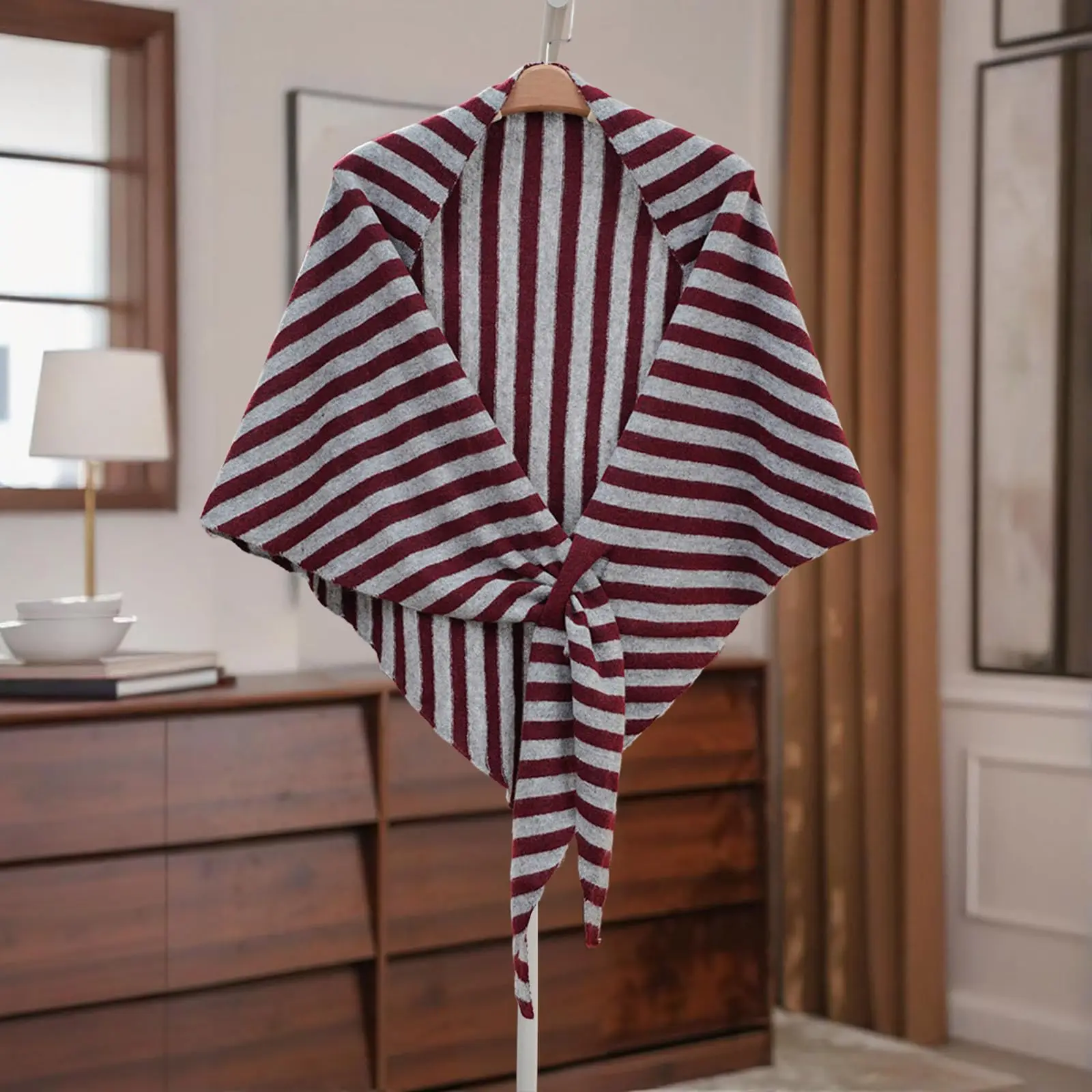 

Новый зимний треугольный шарф, нишевый модный треугольный шарф, аксессуары, полосатый вязаный шарф, шаль, многофункциональная теплая шаль