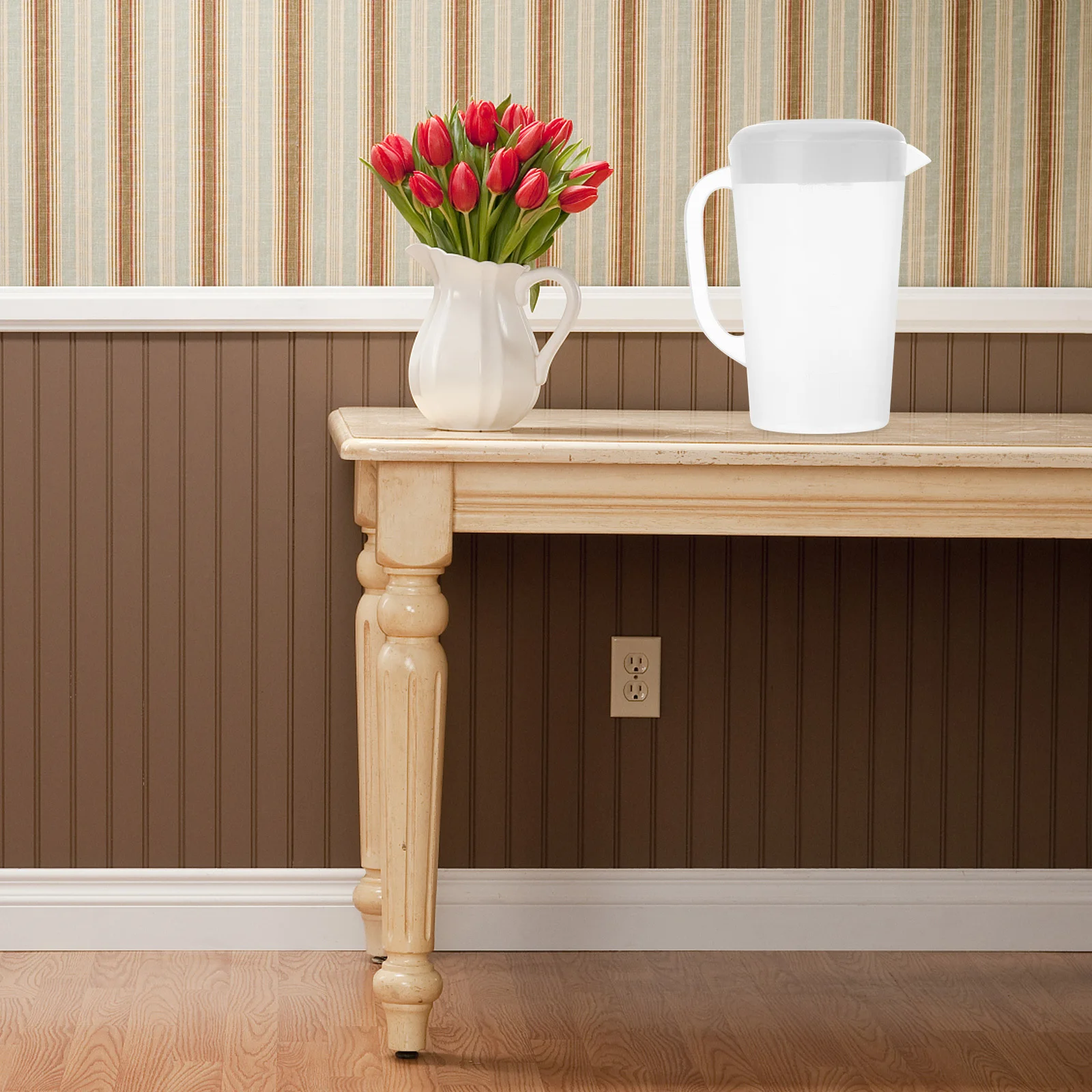 

Large Capacity Water Pitcher Food Safe Plastic Cold Resistant Beverage Jug For Juice Milk Ice Tea Party Picnic Outdoor Use White